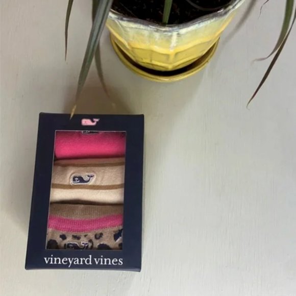 NWT Vineyard Vines Cheetah Socks 3-Pack - Picture 1 of 3